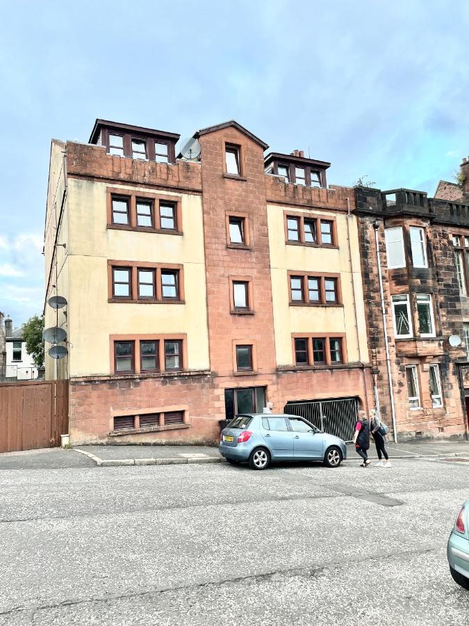 Modern 2 bed flat, private parking&sec entry Lejlighed Gourock Eksteriør billede