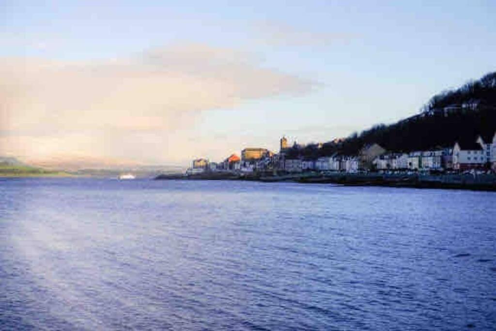 Modern 2 bed flat, private parking&sec entry Lejlighed Gourock Eksteriør billede