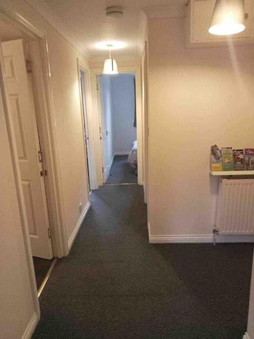 Modern 2 bed flat, private parking&sec entry Lejlighed Gourock Eksteriør billede