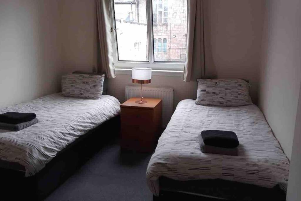 Modern 2 bed flat, private parking&sec entry Lejlighed Gourock Eksteriør billede