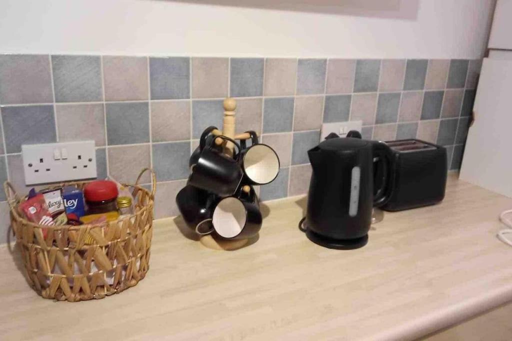 Modern 2 bed flat, private parking&sec entry Lejlighed Gourock Eksteriør billede