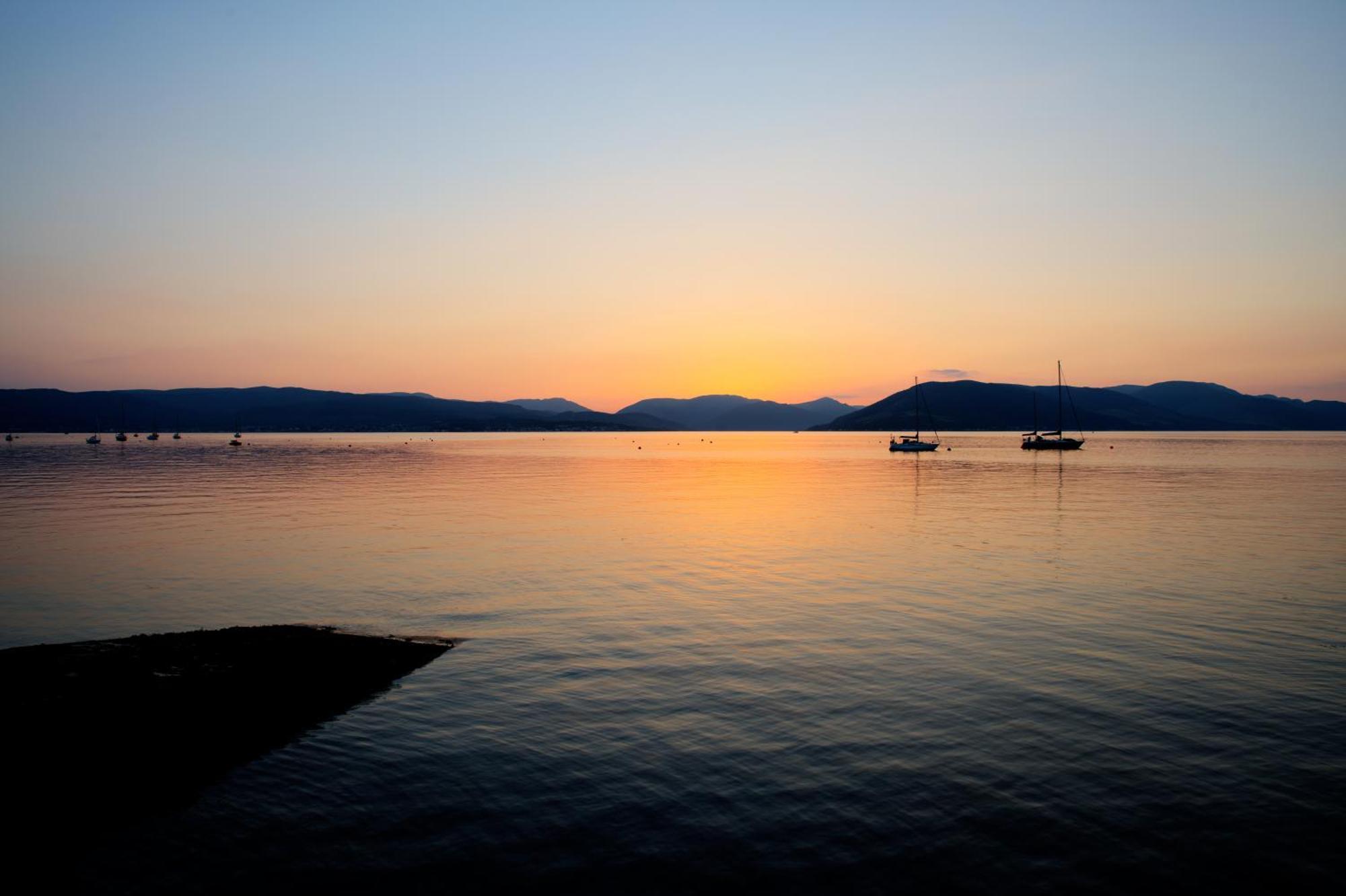 Modern 2 bed flat, private parking&sec entry Lejlighed Gourock Eksteriør billede